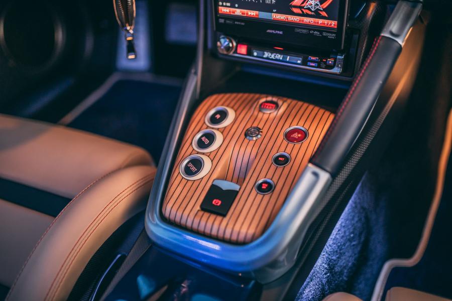 Детали интерьера Alfa Romeo Disco Volante (6 of 8) 2017 года  (фото 10 из 32)